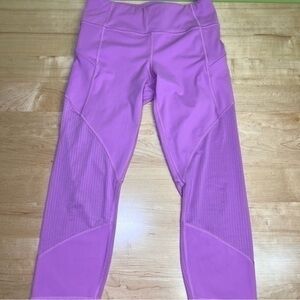 Athleta Light Purple lavender Cropped Leggings With Zippered Pockets Size S